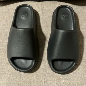 Yeezy slide onyx